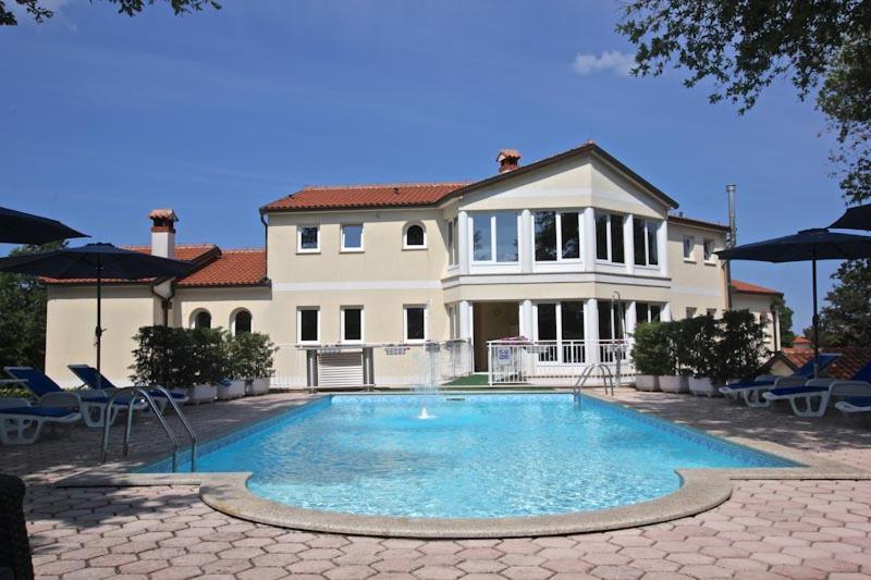 Villa Mala *